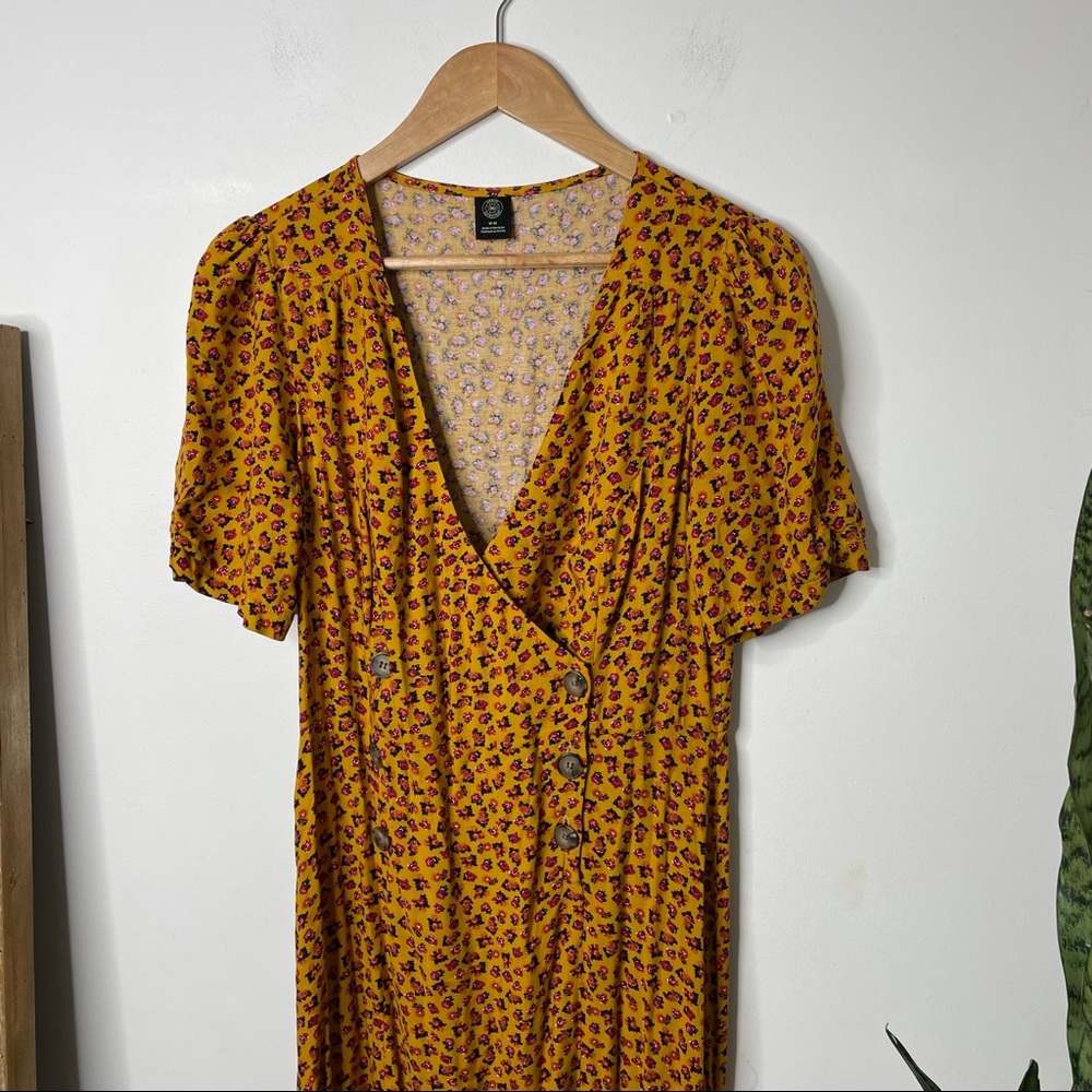 Urban Outfitters V Neck Double Breasted Floral Slit Midi Dress size M - Picture 3 of 9